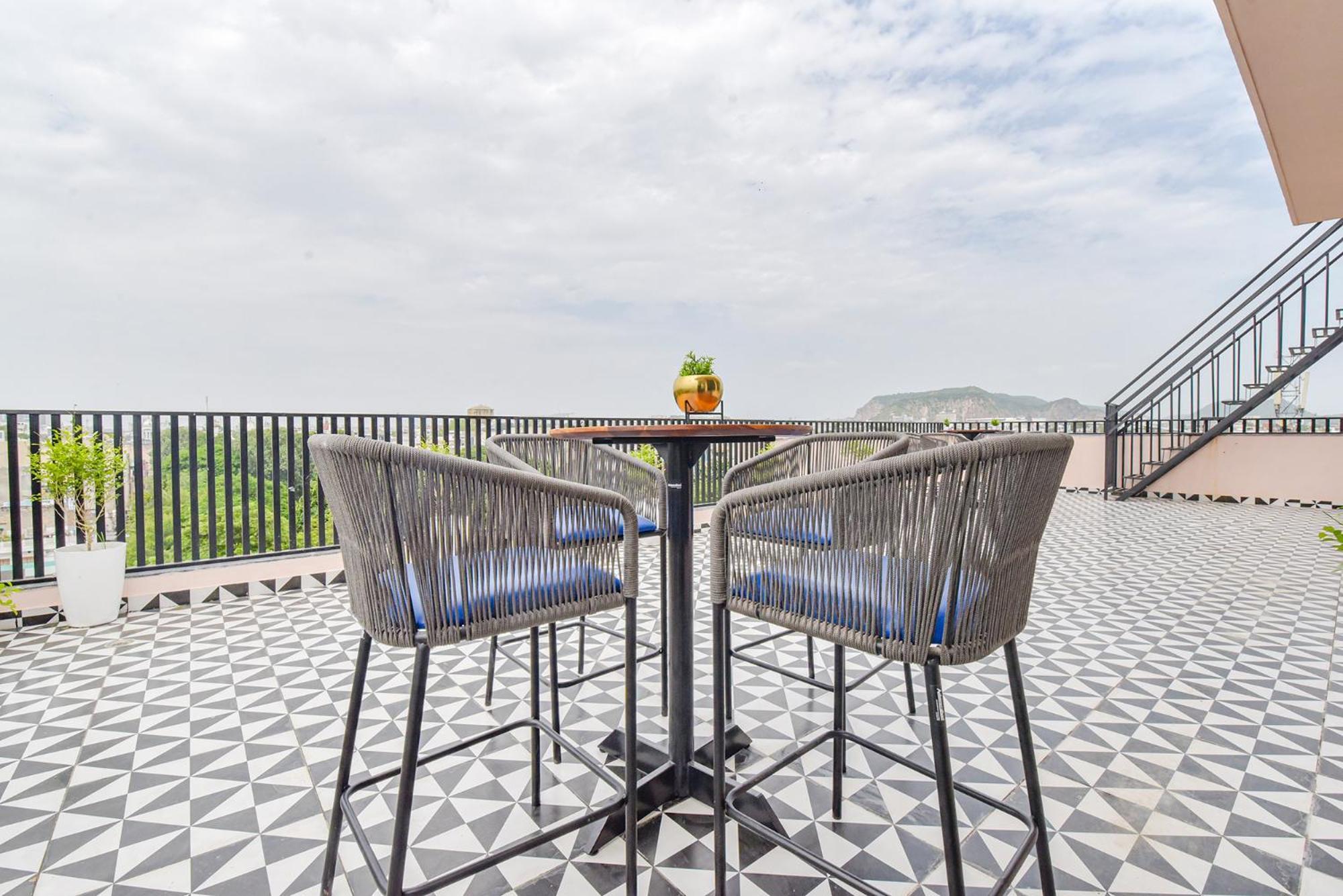 Fabhotel Blooming Beds Pearl Джайпур Екстериор снимка